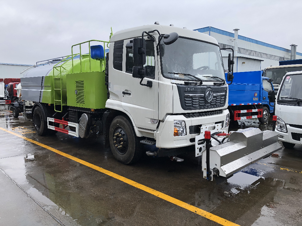 东风天锦多功能清洗车